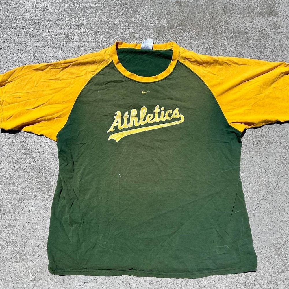 Vintage usa nike athletics tee